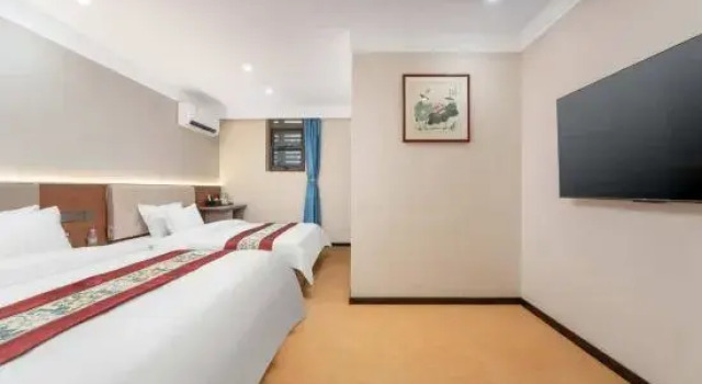 Люкс Deluxe Left Bank Hotel (Qihe County Oulebao Marine Polar World)