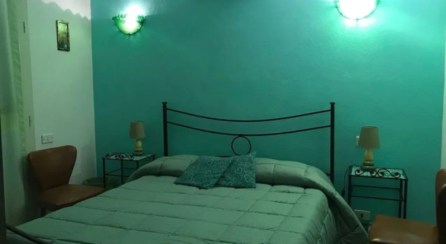 B&B Il Melarancio, Забронировать Отель «постель и завтрак» Отели Пеша-Романа с бассейном, Бассейн