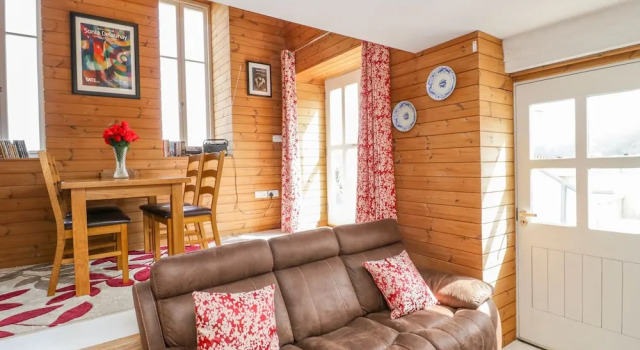 Avonside Cottage, Book Vacation Home Pill United Kingdom