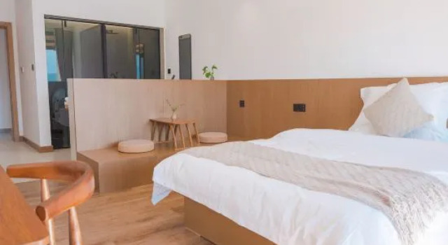 Suite doppia con vista sul lago ShringSense Hostel