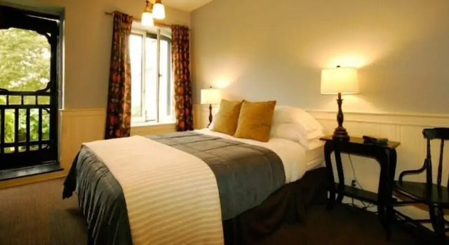 Люкс с балконом Frontenac Club Inn