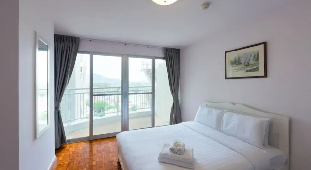 Baan TiewKlurn Beachfront Condomium, Забронировать Отель Као-Такиаб Хуахин, рядом с Храм Ват-Као-Крайлас