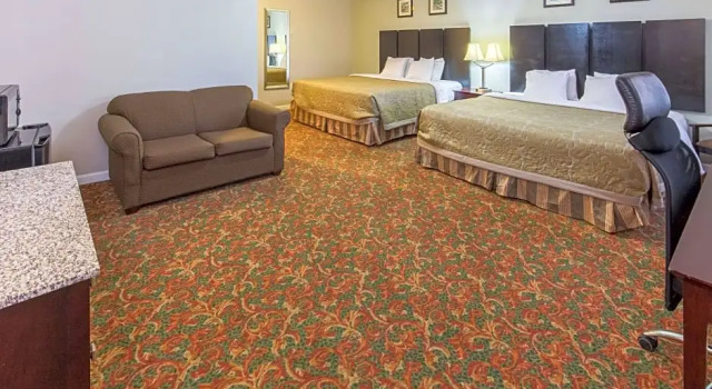 Четырёхместный люкс Global Inn