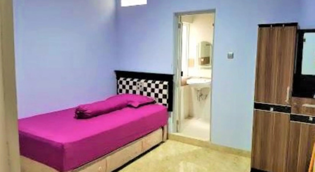 Guest House 21 Makassar, Book Guesthouse Hotels in Sulawesi with Parking, Parking