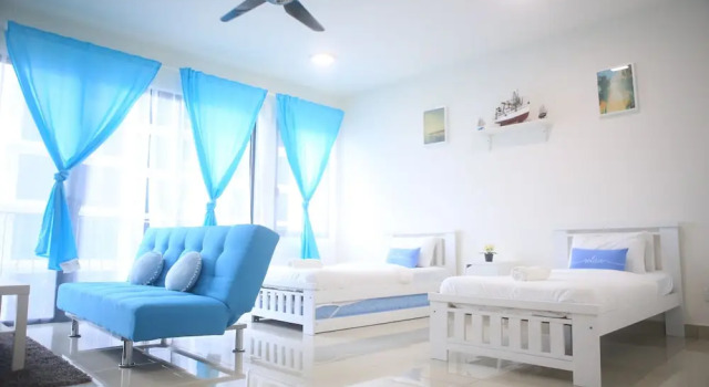 Трёхместный номер Standard с балконом Miko's Home