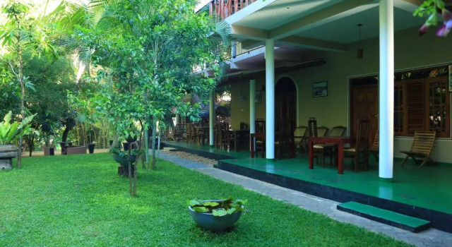Четырёхместный семейный номер Standard Yala River Face Inn