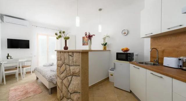 Studio in Drenje Near Beaches & Heated Pool