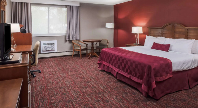 Двухместный номер Standard Ramada by Wyndham Grand Forks