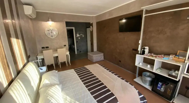 Полулюкс B2In Suite & Office