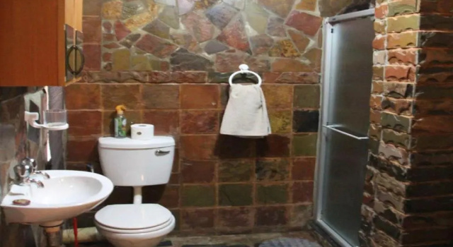 Апартаменты Emahlathini Guest Farm