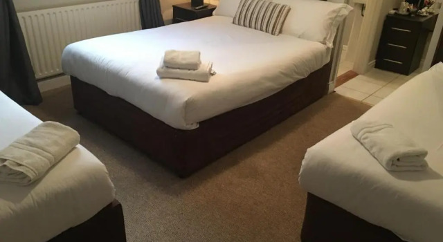 The Midway Bar & Guesthouse, Prenota Hotel Dungloe 
