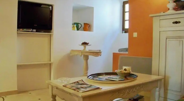 Gîte Le Galta - Maison entiére tout équipée, 2 chambres, SdB avec bain à remous, terrasse privative, Prenota Appartamento Hotel a Alvernia con parcheggio, Parcheggio