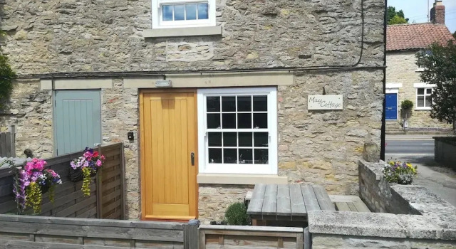 May Cottage, Rezervați Casă de vacanță Hoteluri în Yorkshire Moors cu parcare, Parcare