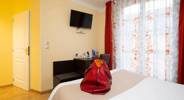 Семейный номер Standard Logis Hôtel Restaurant de France
