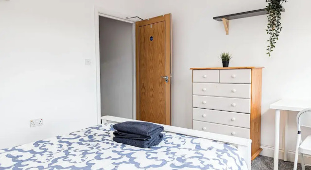 Central Southsea Guest House, Забронировать Гостевой дом Саутси Хэмпшир