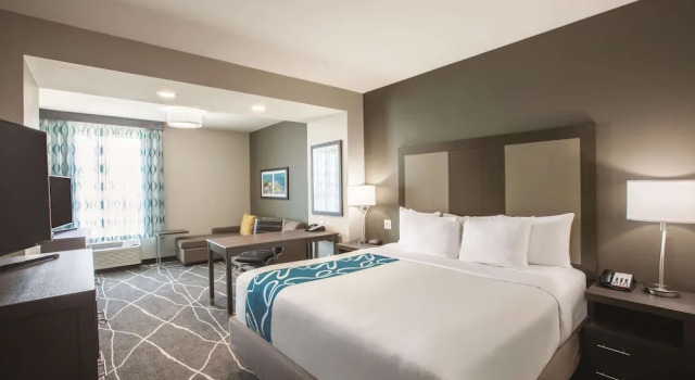 Двухместный номер Standard с видом на город La Quinta by Wyndham Tulsa Broken Arrow