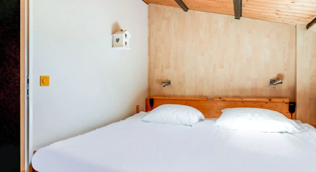 Cozy Holiday Home in Kortgene near Lake Veerse