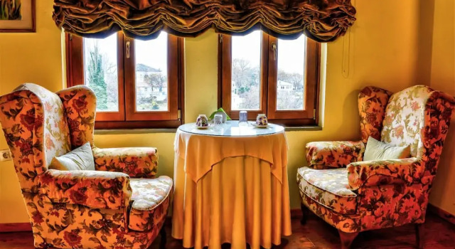 Archontiko Polyzos, Book Apartment Volos 