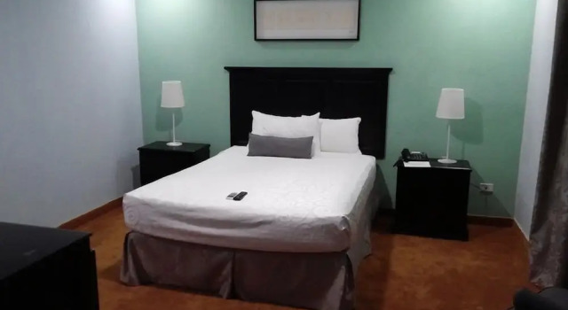 Полулюкс The City Inn Hotel & Casino