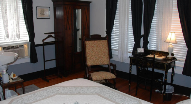 Lost Bayou Guesthouse