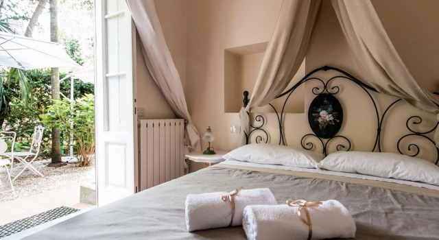 B&B La Magnolia, Забронировать Отель Отели Лукки с парковкой, рядом с Кафедральный собор Лукки, Парковка