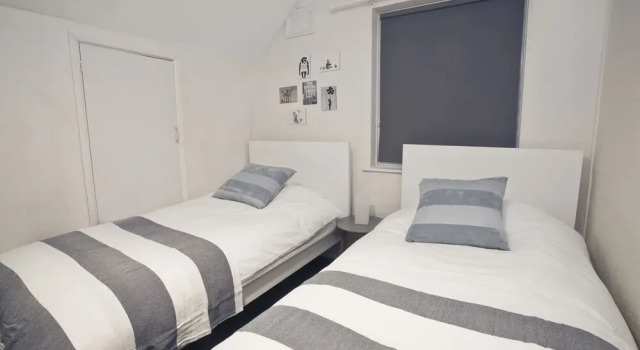 Short Stay Bristol - Druids Hill House, Забронировать Отель Бристоль Англия, рядом с Ботанический сад Бристольского университета