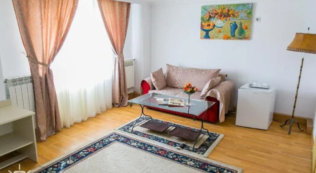 Villa Tamara, Đặt Biệt thự Nhà tranh ở Sector 4, Nhà tranh