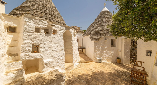 Trullo Sophie in Cisternino, Book Hotel Cisternino Valle d'Itria