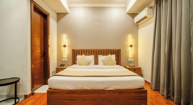 Студия Standard Royal Studio Golf Course Road