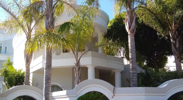 115 On Beachy Head Drive Guest House