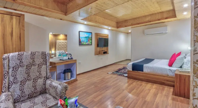 Номер Deluxe Grand Krisa Resort & SPA, Manali Experience Luxury With all Weather ACs in Every Room