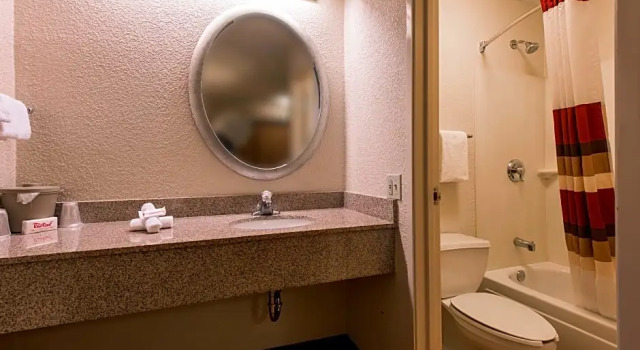 Четырёхместный номер Standard Red Roof Inn Lexington