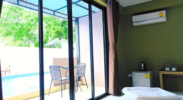 Двухместный люкс с видом на бассейн Royal Nine Resort Kanchanaburi