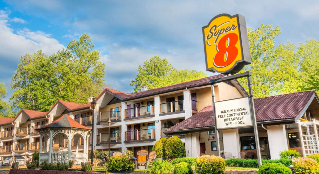 Super 8 by Wyndham Downtown Gatlinburg at Convention Center