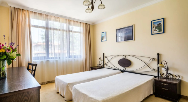 Santa Marina Holiday Village, Забронировать Апарт-отель Отели Созополь с парковкой, Парковка