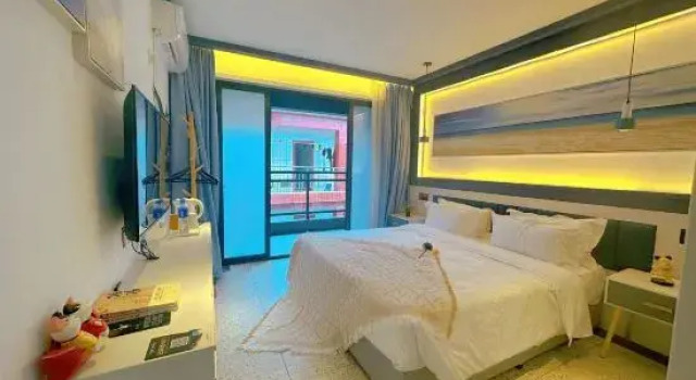 Island Hideo, Book Hotel Tenghai Hainan