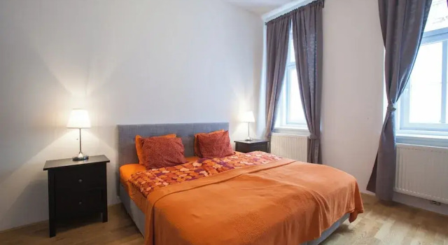 Apartment Theresiengasse Check in 15h to 22h Only, Prenota Appartamento Vienna Austria