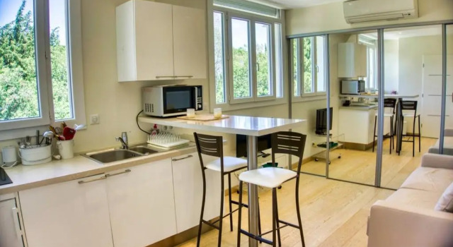 Cannes charming studio 50 meters from the beach !!