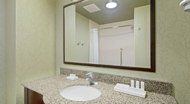 Четырёхместный номер Standard Hampton Inn West Palm Beach-Lake Worth-Turnpike