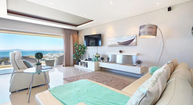 Spacious 3bed Apt Overlooking Cape Town Panova