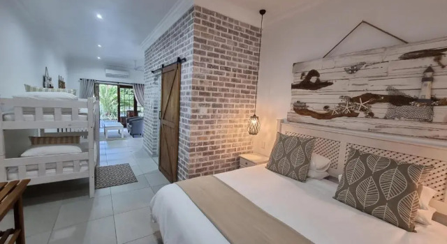 Апартаменты с видом на бассейн Leopard Tree Lodge