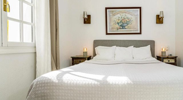 AB2 - Casa Blanca by Roomservices, Забронировать Отель Марбелья Коста-дель-Соль, рядом с Casino Marbella