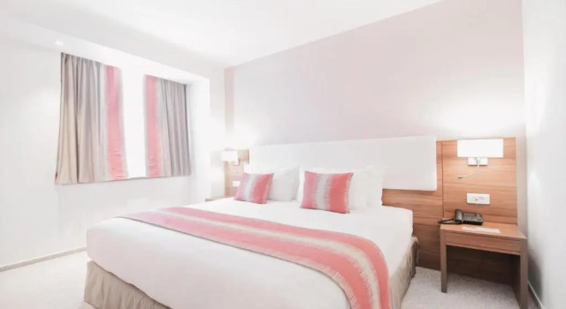 Двухместный номер Superior Ramada Plaza by Wyndham Craiova