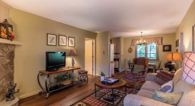 Bear Pause 2BR Walk to Downtown Blowing Rock, Prenota Residence Blowing Rock 