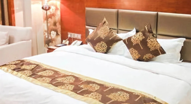 Jinheconifer Hotel, Rezervovat Hotel Hotely v Loudi s bazénem, Bazén