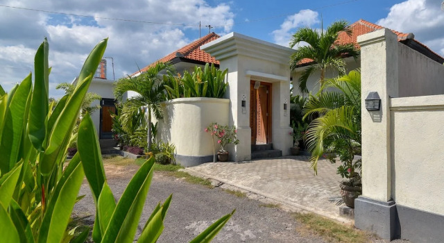 Villa Banyu Riris, Varaa Villa Seririt Bali