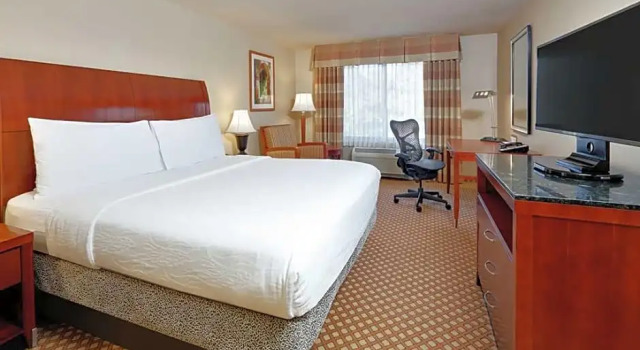 Двухместный номер Mobility/Hearing Accessible with Roll In Shower Hilton Garden Inn San Diego Del Mar