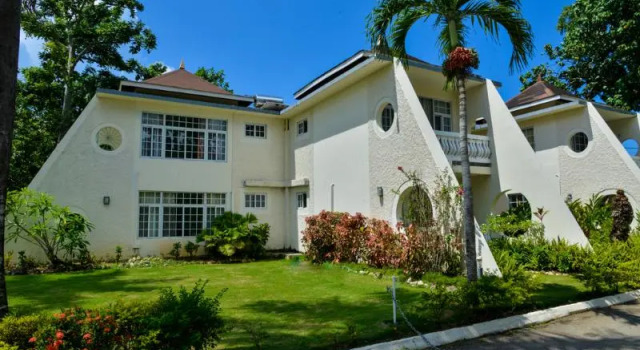 Foote Prints on the Sands Hotel, Boek Hotel SPA-hotels in Westmoreland, SPA