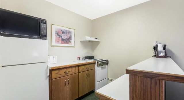 Studio Super 8 by Wyndham Perham