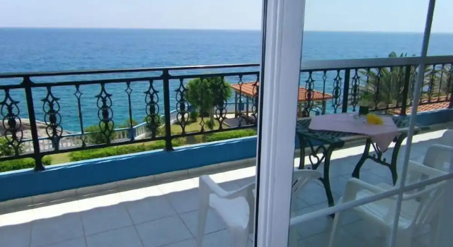 Студия с балконом Cypriana Apartments